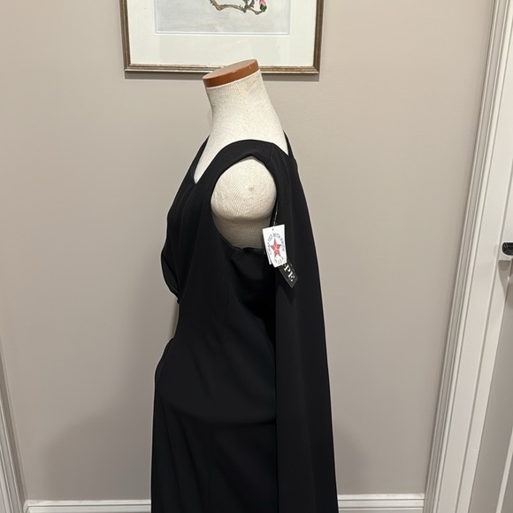 NWT!! Xscape - Black Pleated Cape Overlay Sleeveless Formal Sheath Dress - 14 - Picture 8 of 10